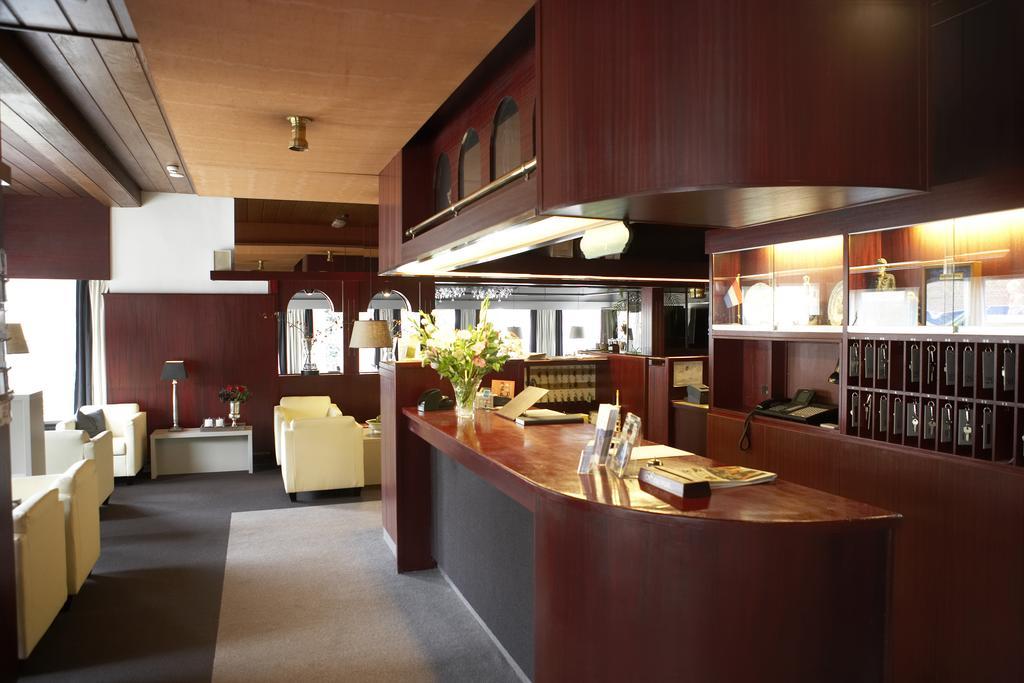 Hotel De 3*