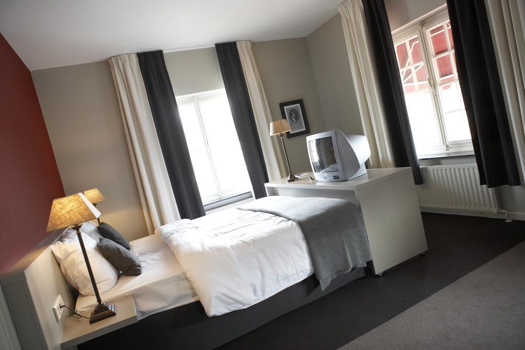 Hotel De 3*